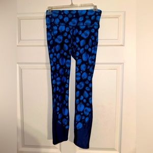 Under Armour Leggings Size Small- Full Length. Under Armour Heat gear